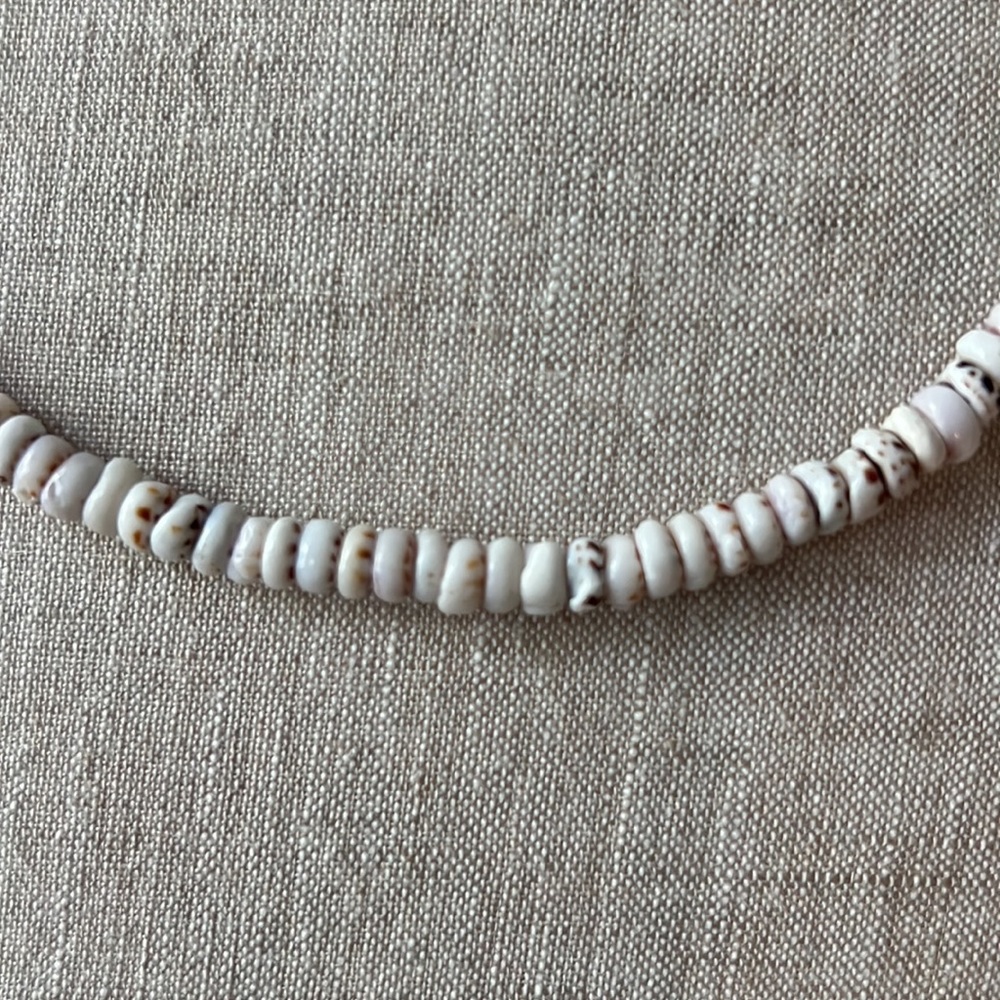 Shell Necklace - Picture 2 of 3